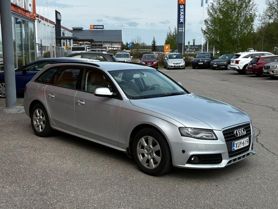 AUDI A4 2011