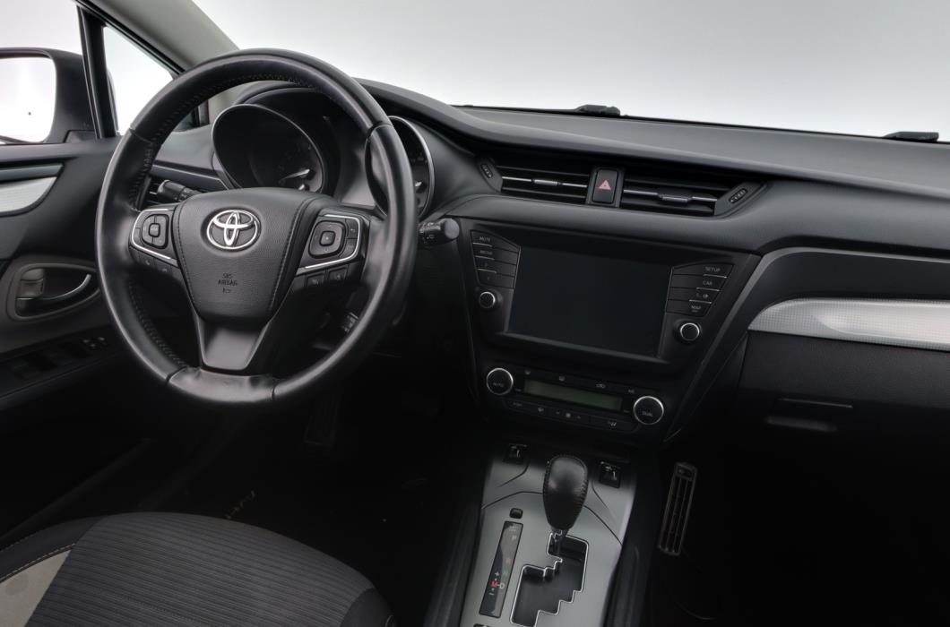TOYOTA Avensis 2017