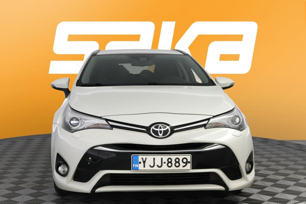 TOYOTA Avensis 2017