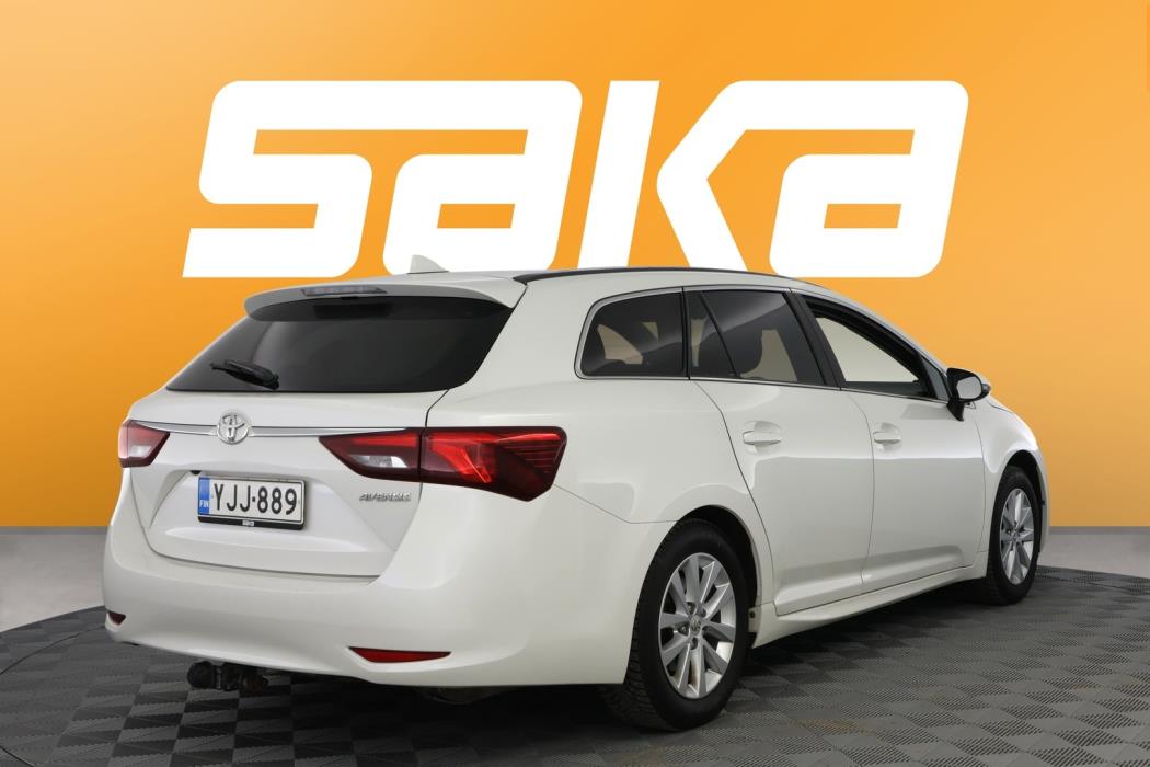 TOYOTA Avensis 2017