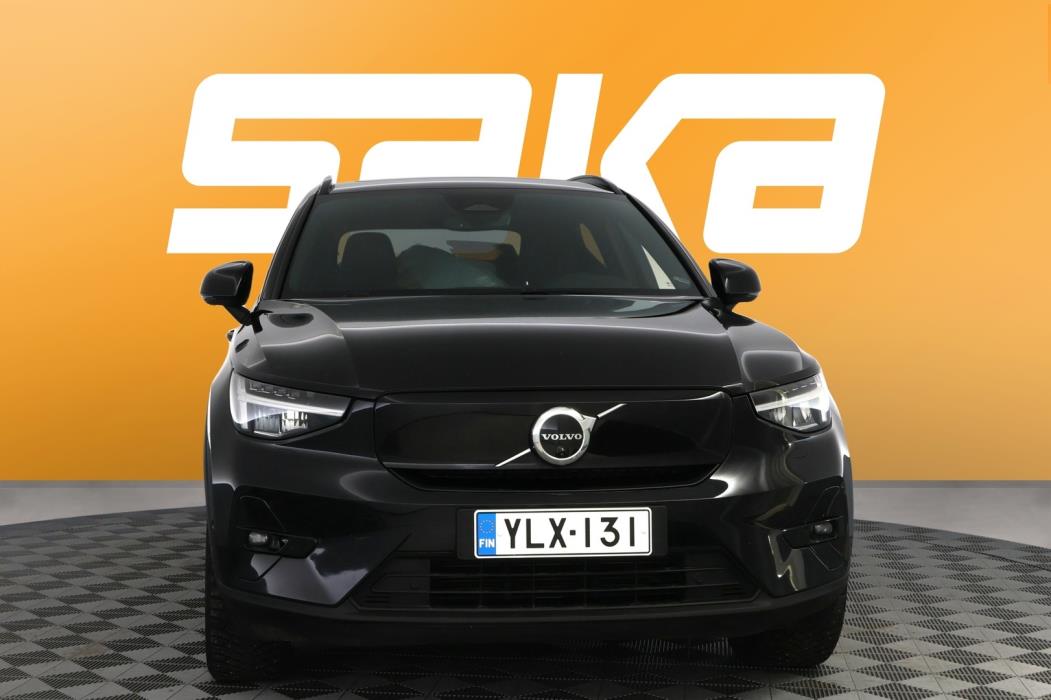 VOLVO XC40 2023