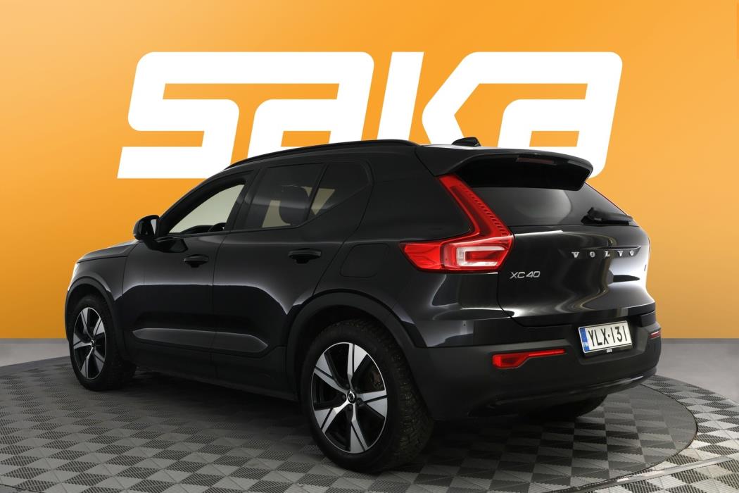 VOLVO XC40 2023