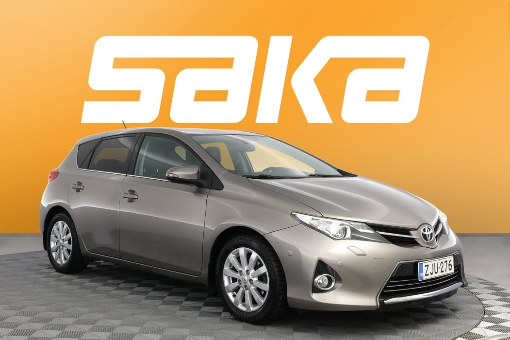 TOYOTA Auris 2013