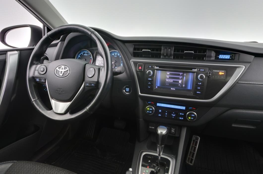 TOYOTA Auris 2013