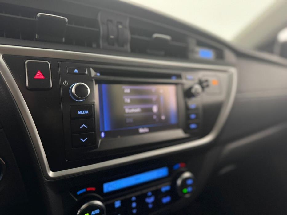 TOYOTA Auris 2013