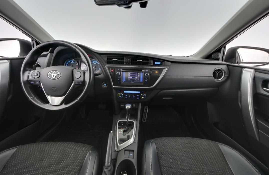 TOYOTA Auris 2013