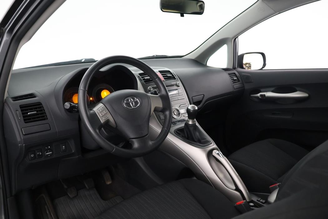 TOYOTA Auris 2009