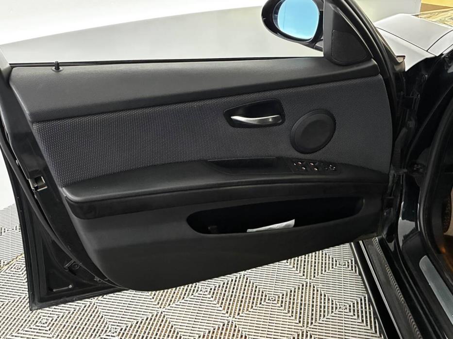 BMW 325 2008