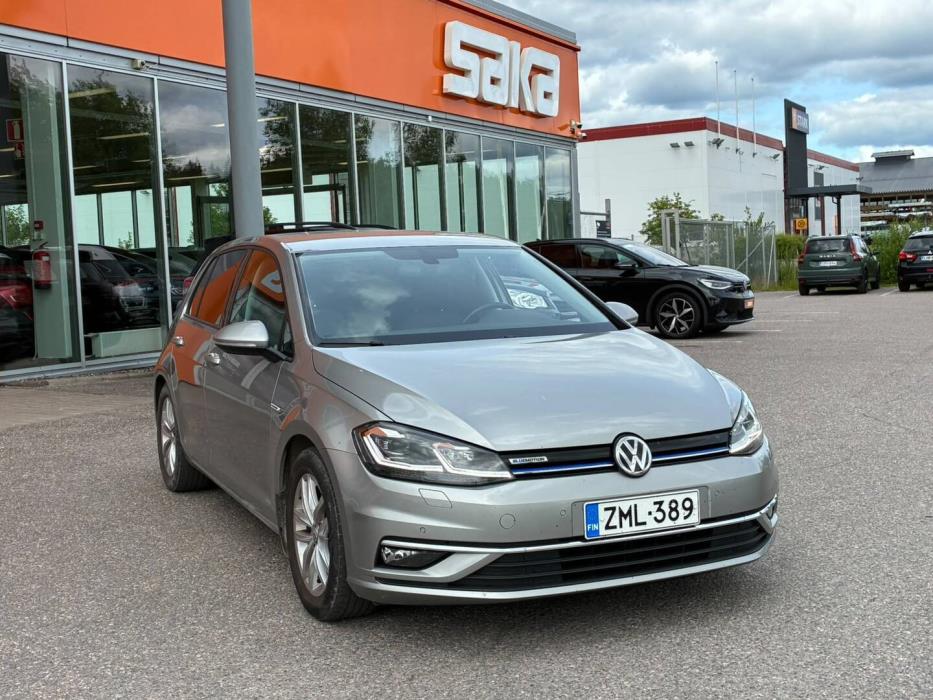 VOLKSWAGEN Golf 2019