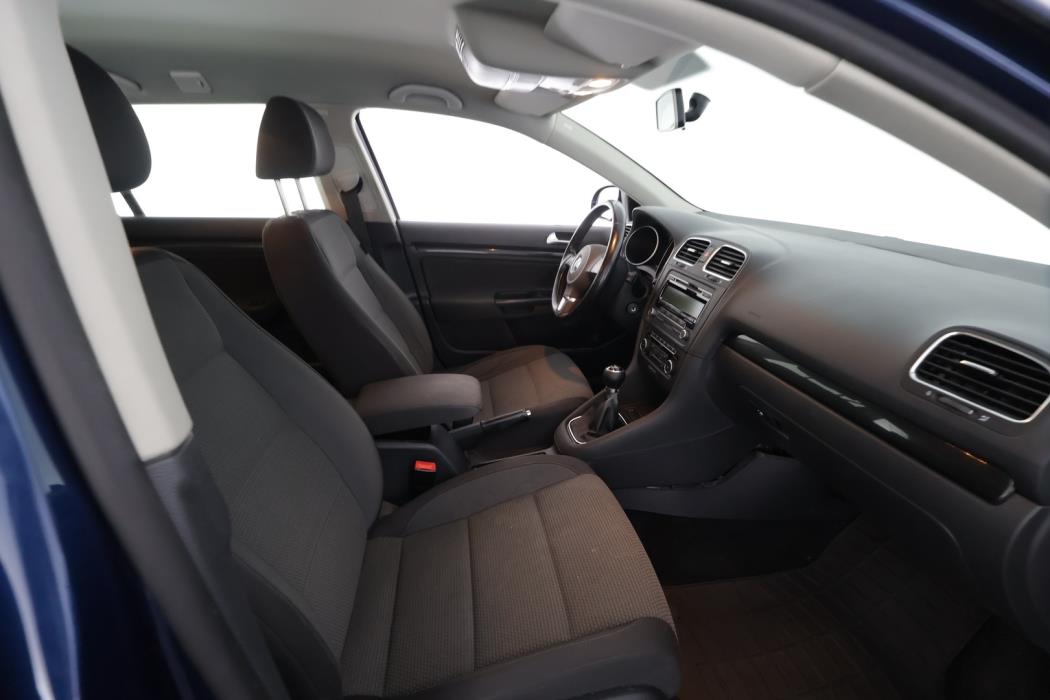 VOLKSWAGEN Golf 2011