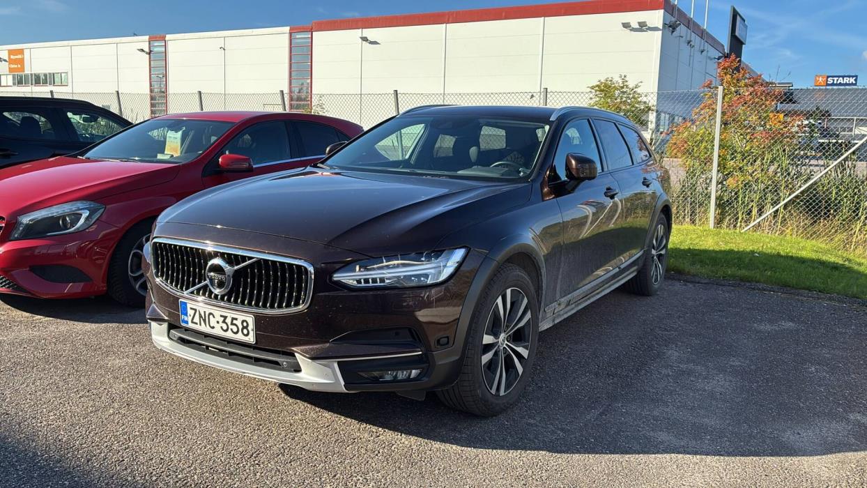 VOLVO V90 Cross Country 2020