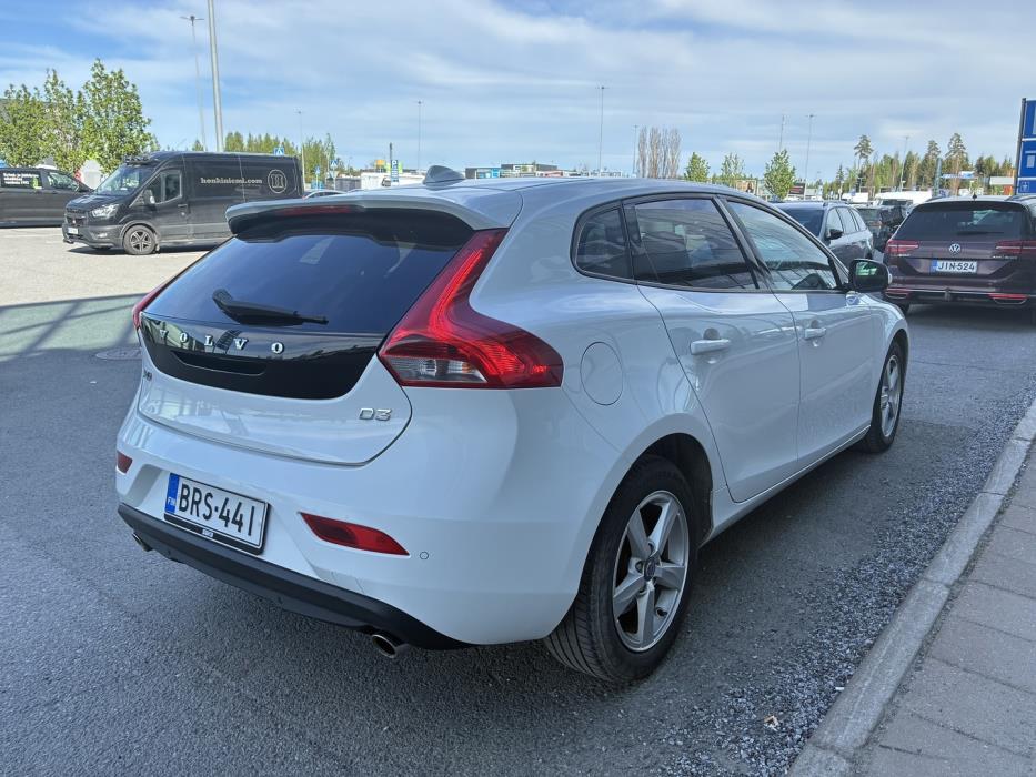 VOLVO V40 2014