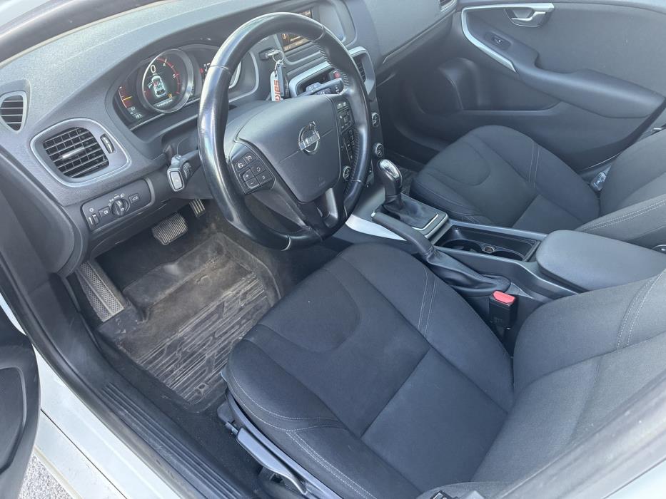VOLVO V40 2014