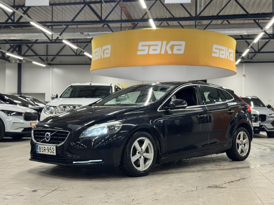 VOLVO V40 2015