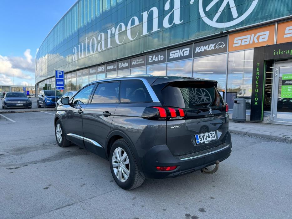 PEUGEOT 5008 2019