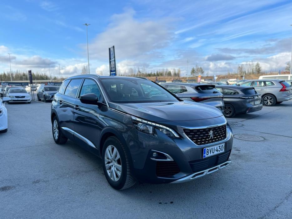 PEUGEOT 5008 2019
