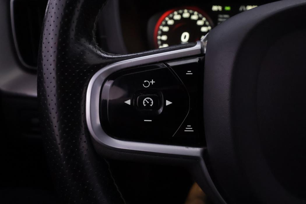 VOLVO XC60 2019