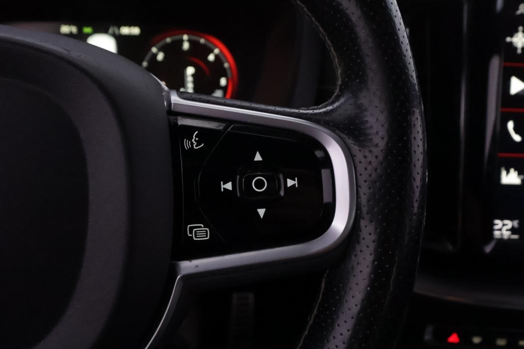 VOLVO XC60 2019