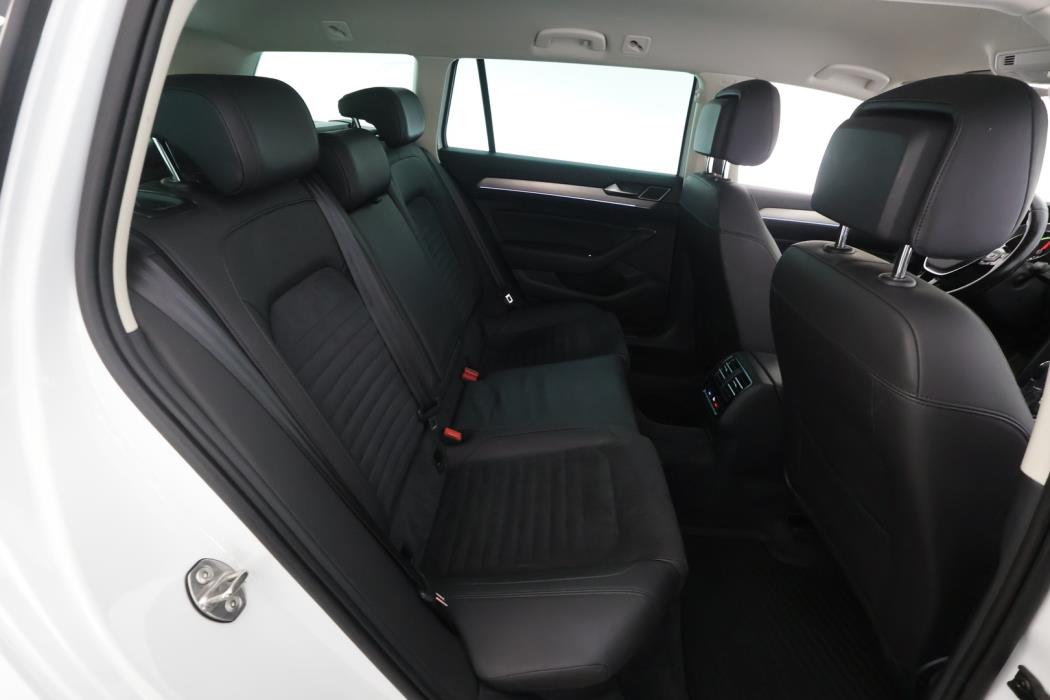 VOLKSWAGEN Passat 2018