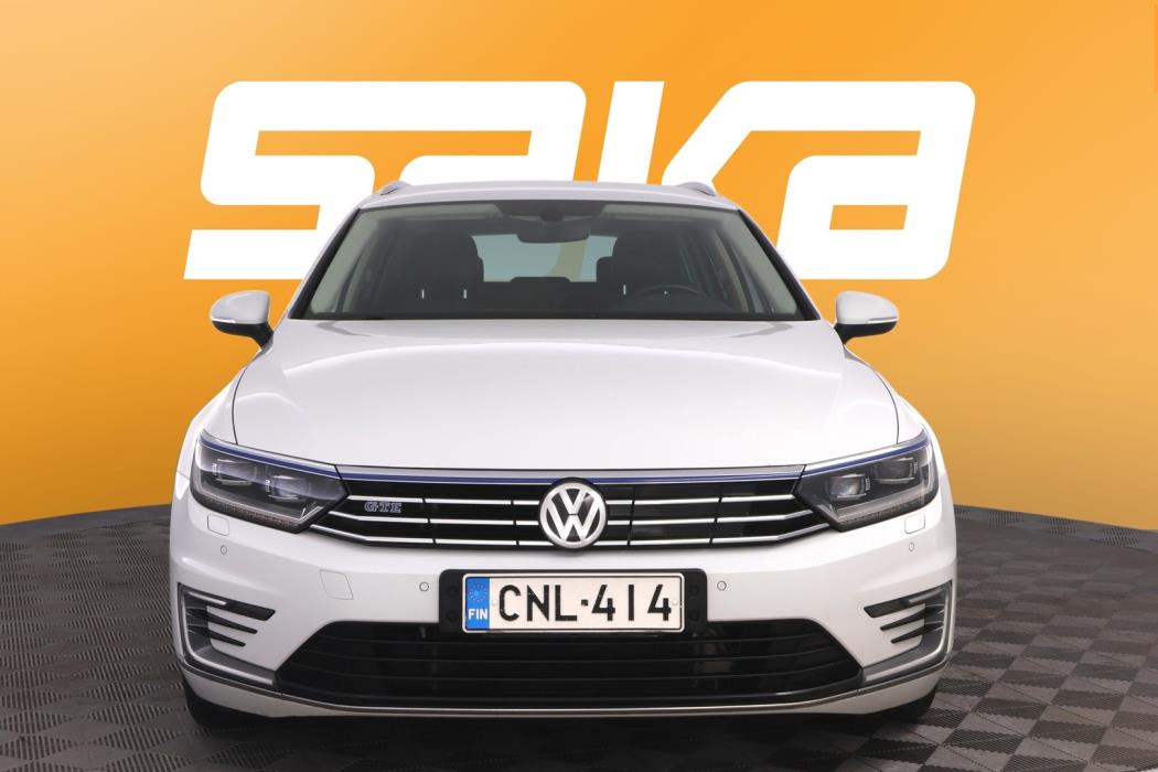 VOLKSWAGEN Passat 2018