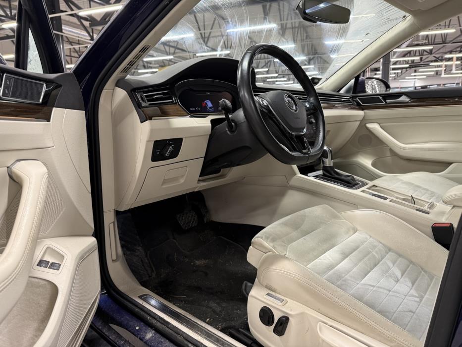 VOLKSWAGEN Passat 2018