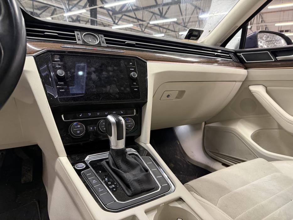 VOLKSWAGEN Passat 2018