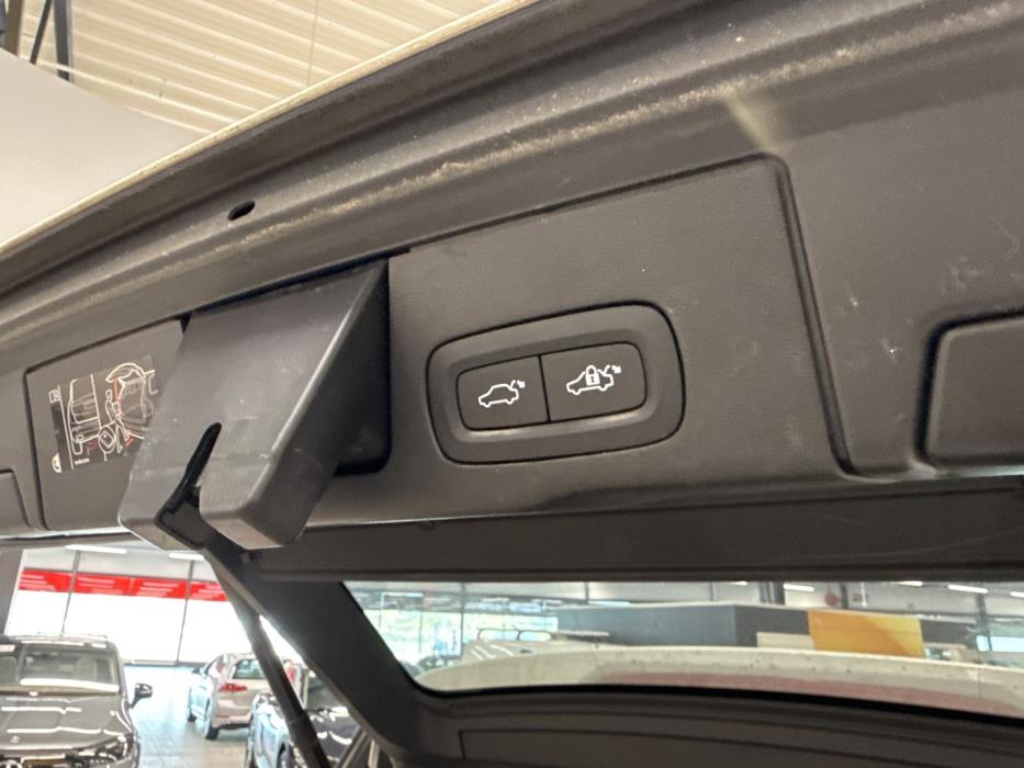 VOLVO XC60 2019