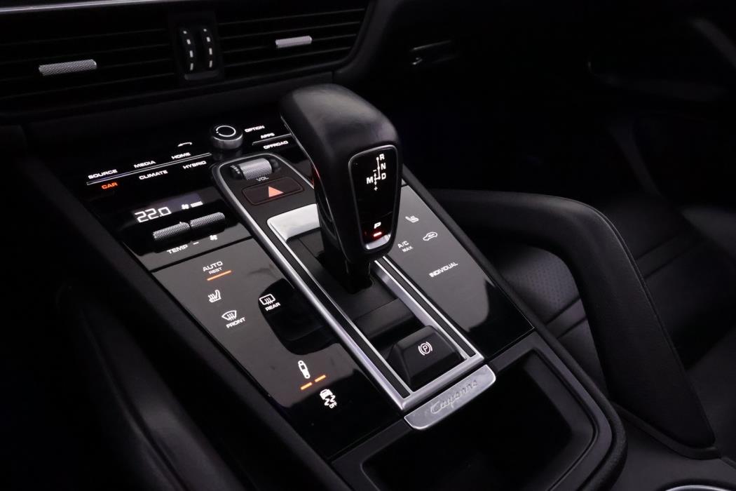 PORSCHE Cayenne 2019