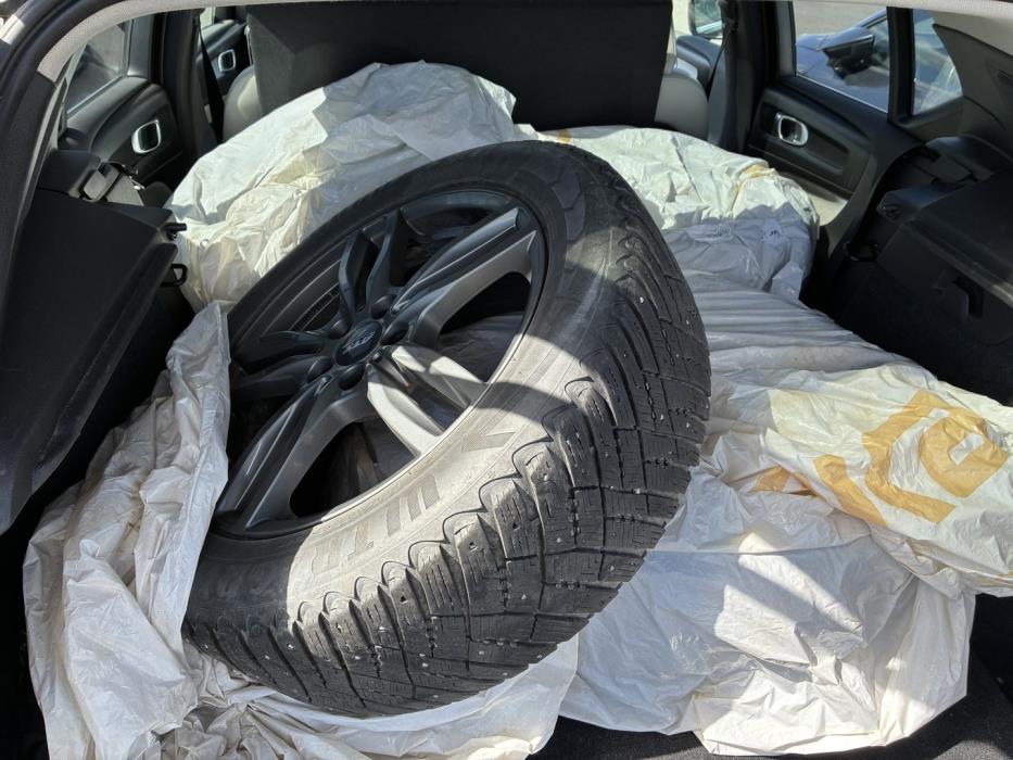 VOLVO XC40 2021