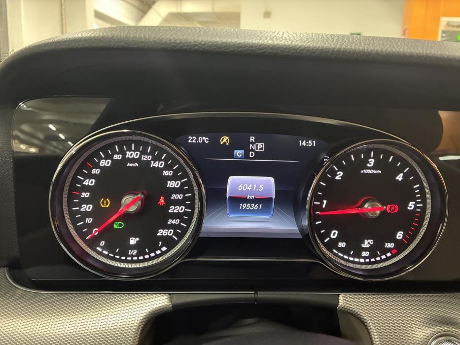 MERCEDES-BENZ E 2017