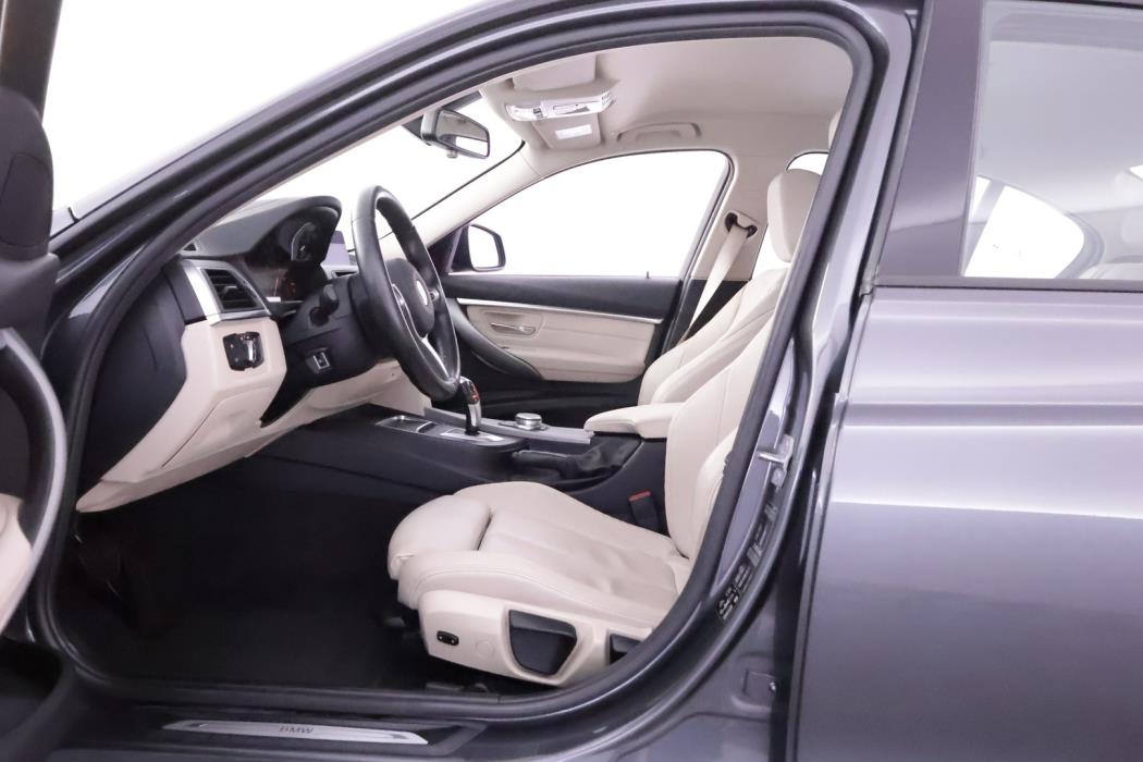 BMW 320 2019