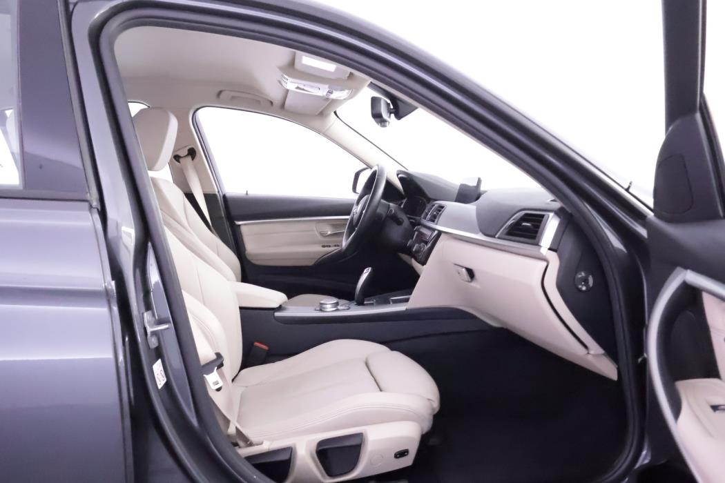 BMW 320 2019