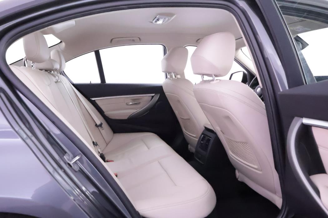 BMW 320 2019