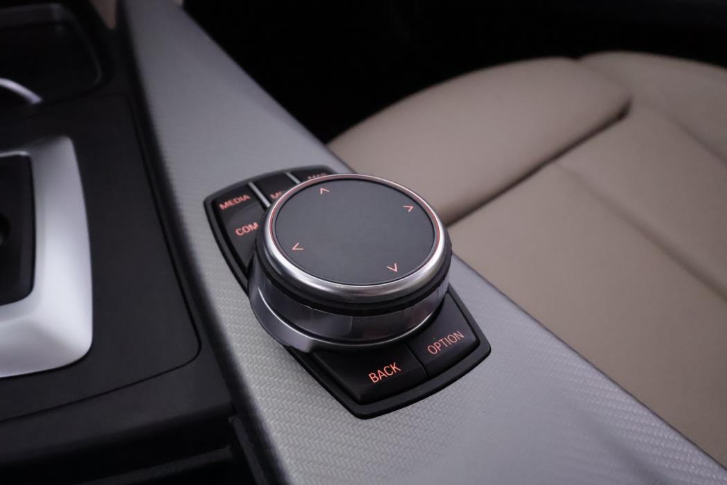BMW 320 2019