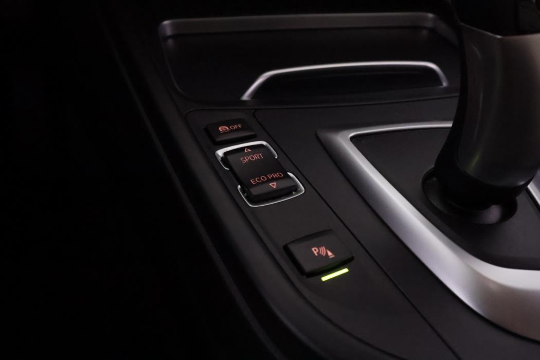 BMW 320 2019