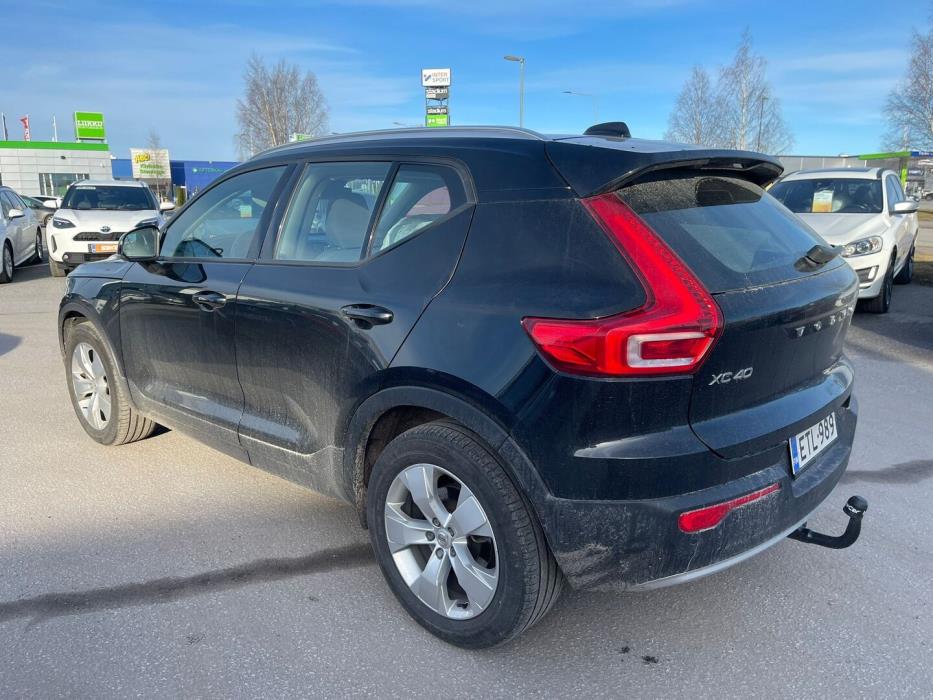 VOLVO XC40 2021