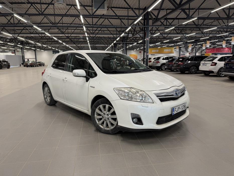 TOYOTA Auris 2011