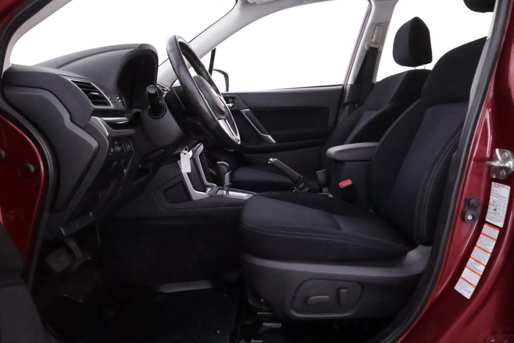 SUBARU Forester 2016