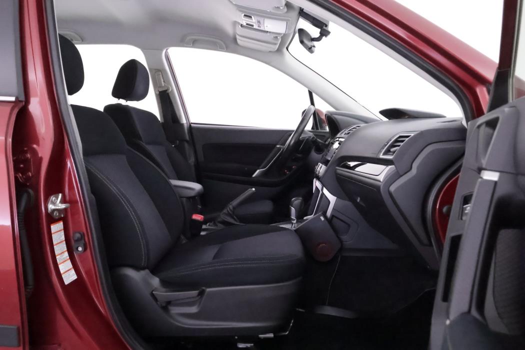 SUBARU Forester 2016