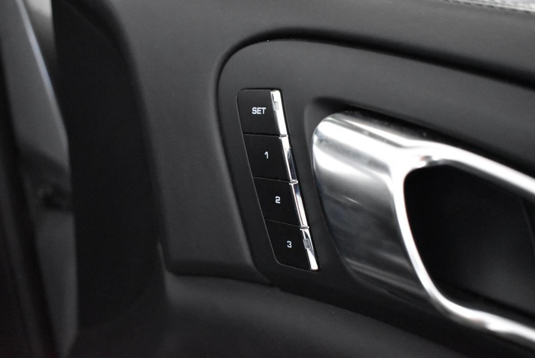 PORSCHE Cayenne 2016