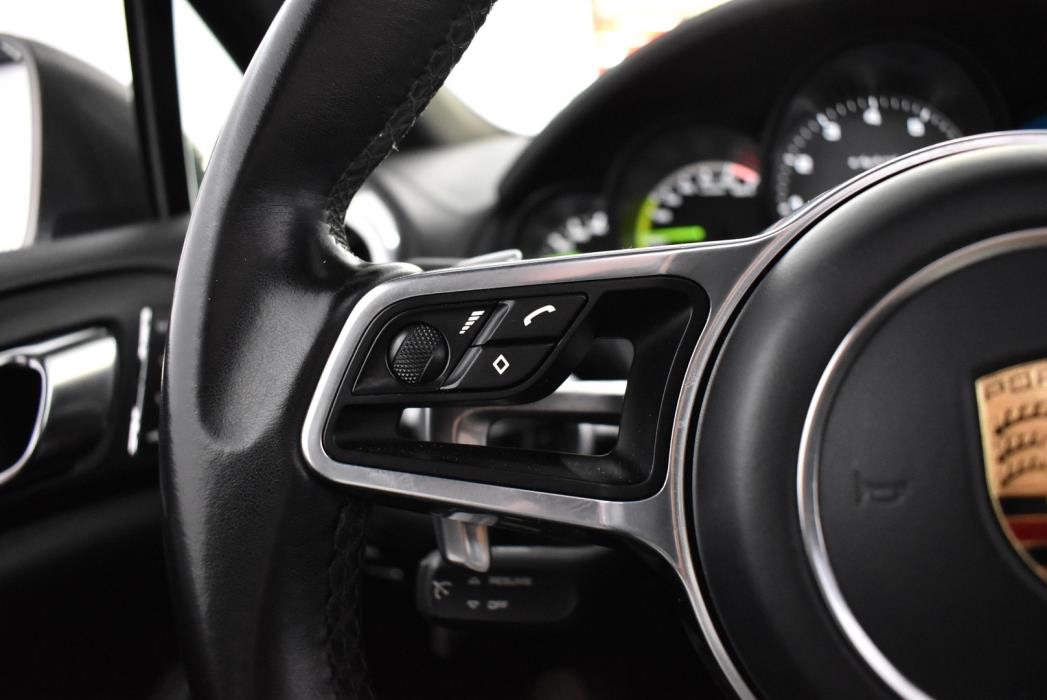 PORSCHE Cayenne 2016