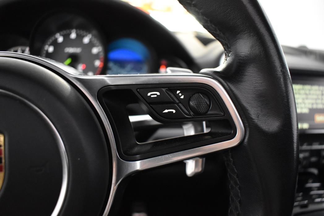 PORSCHE Cayenne 2016