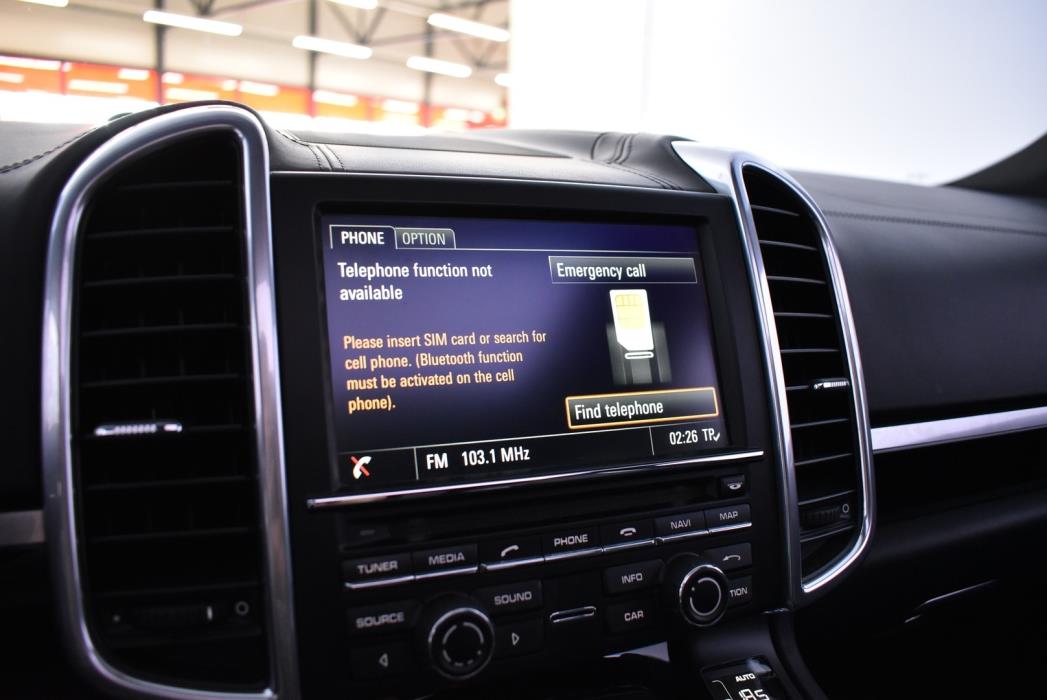 PORSCHE Cayenne 2016