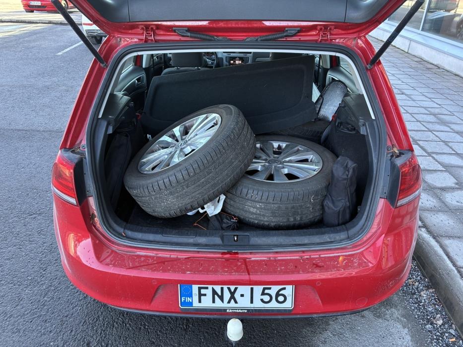 VOLKSWAGEN Golf 2016