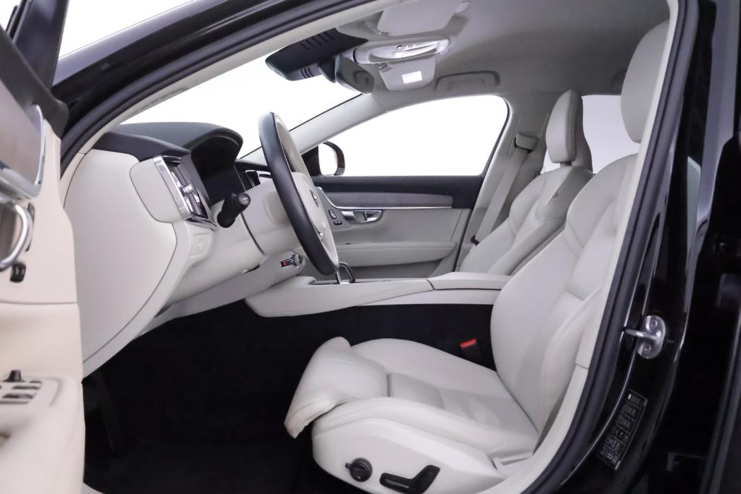 VOLVO V90 Cross Country 2023