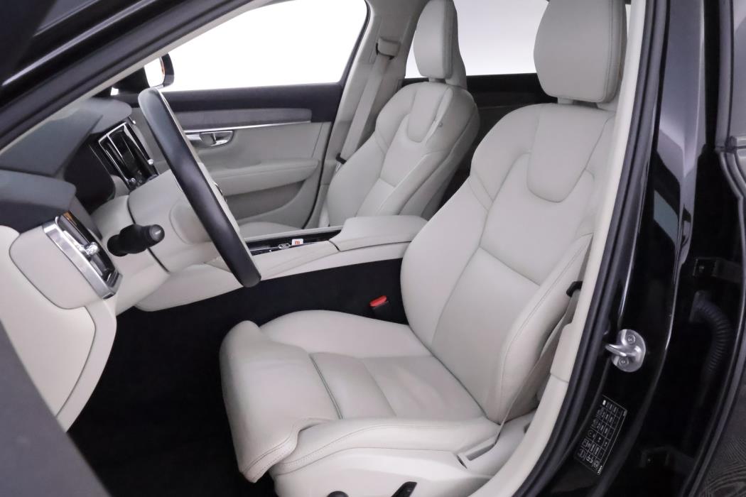 VOLVO V90 Cross Country 2023