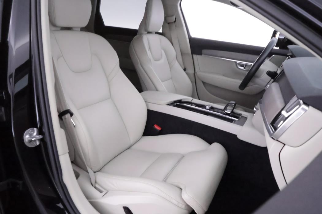 VOLVO V90 Cross Country 2023