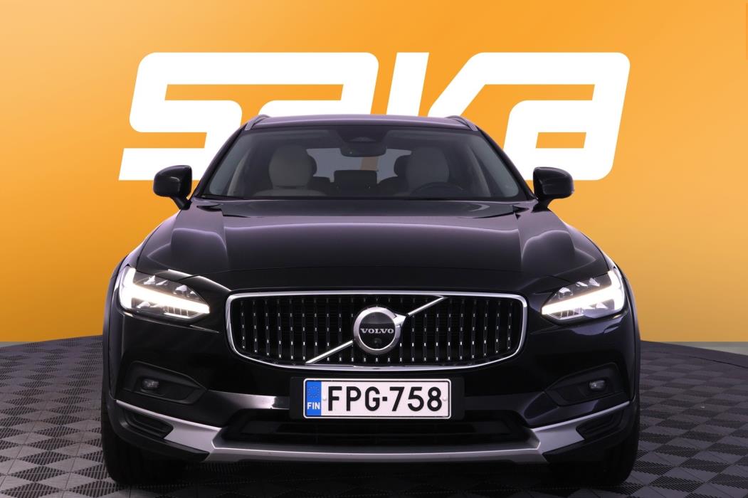 VOLVO V90 Cross Country 2023