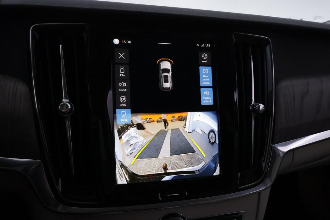 VOLVO V90 Cross Country 2023