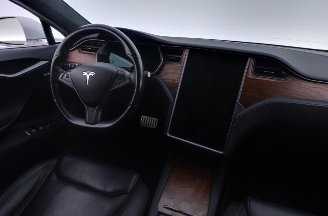 TESLA Model S 2020